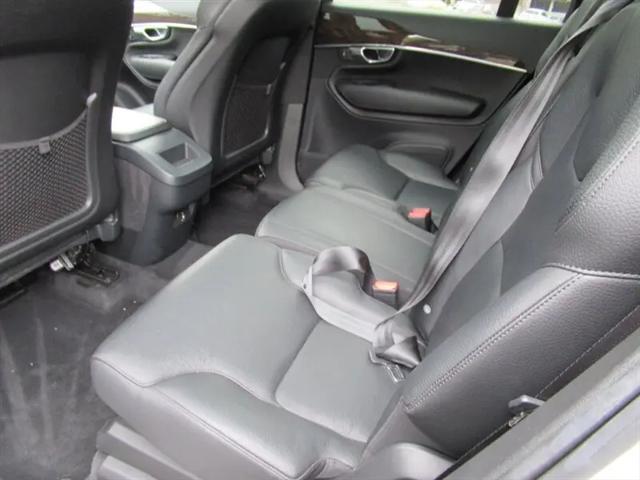 2016 Volvo XC90 T5 Momentum