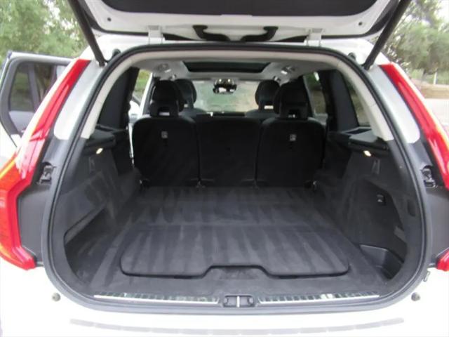 2016 Volvo XC90 T5 Momentum