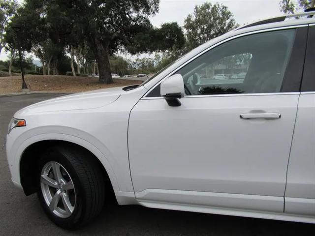 2016 Volvo XC90 T5 Momentum