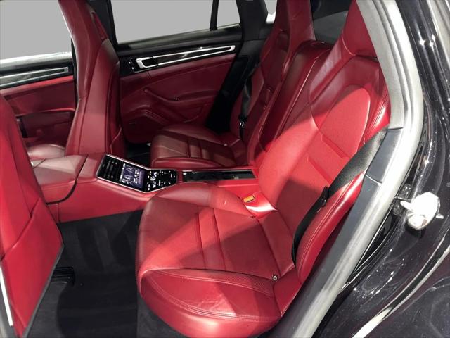 2018 Porsche Panamera 4