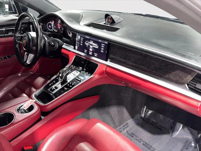 2018 Porsche Panamera 4