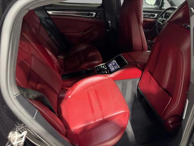 2018 Porsche Panamera 4