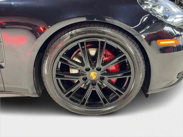 2018 Porsche Panamera 4