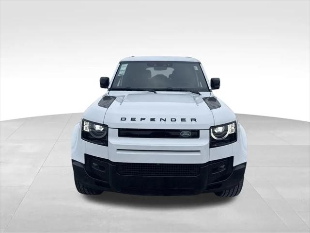 2025 Land Rover Defender 130 P400 X-Dynamic SE