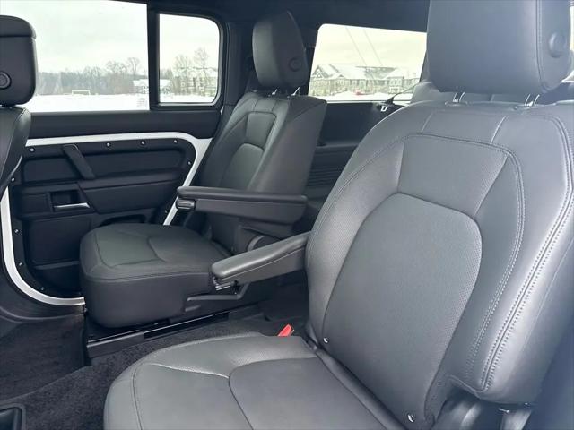 2025 Land Rover Defender 130 P400 X-Dynamic SE