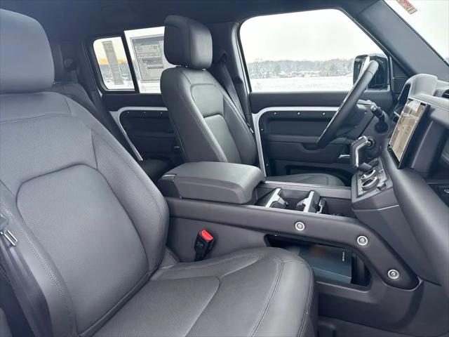2025 Land Rover Defender 130 P400 X-Dynamic SE