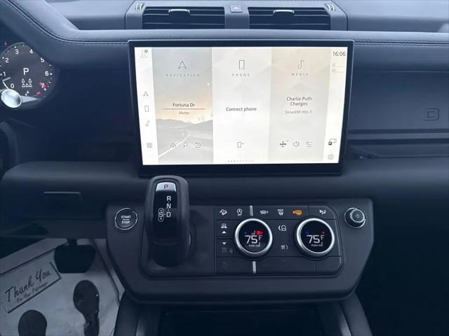 2025 Land Rover Defender 130 P400 X-Dynamic SE
