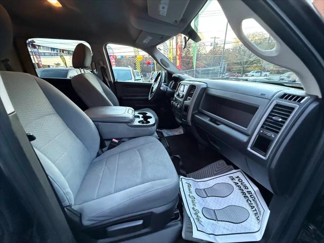 2017 Ram 1500 Express Crew Cab 4x4 5'7" Box