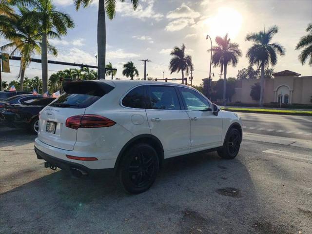 2016 Porsche Cayenne Base