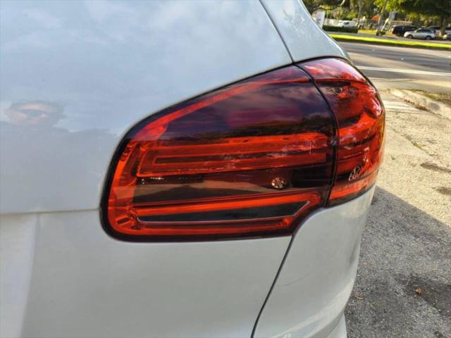 2016 Porsche Cayenne Base