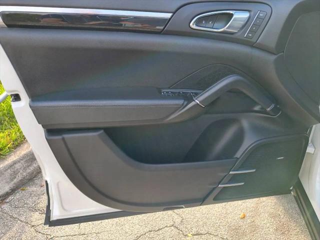 2016 Porsche Cayenne Base