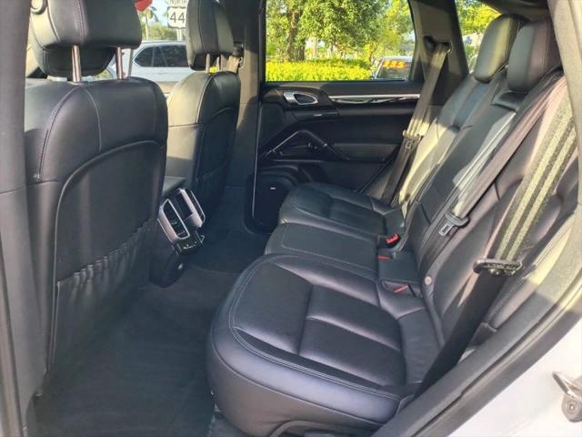 2016 Porsche Cayenne Base