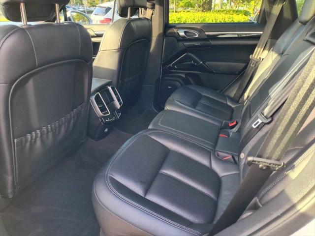 2016 Porsche Cayenne Base
