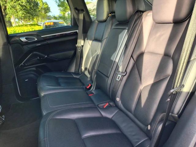 2016 Porsche Cayenne Base