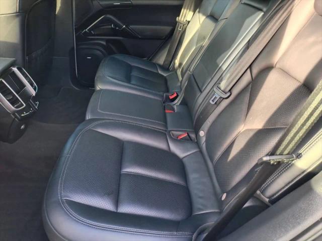 2016 Porsche Cayenne Base