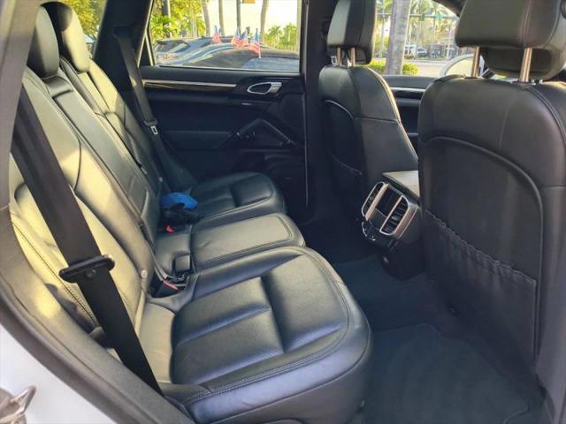 2016 Porsche Cayenne Base