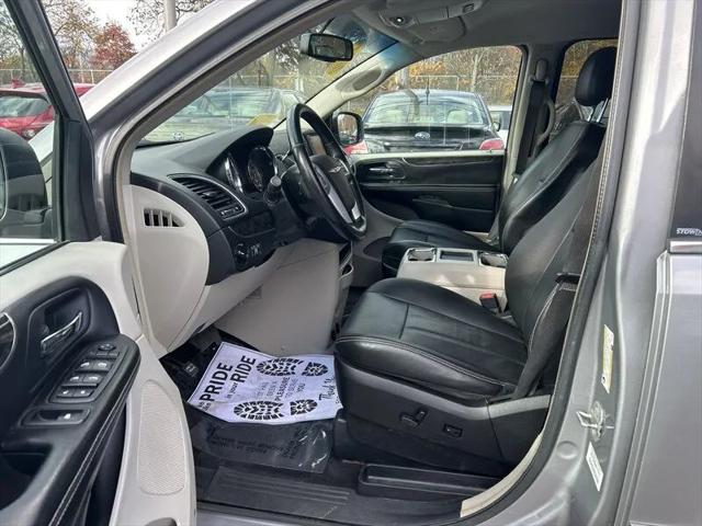 2014 Chrysler Town & Country Touring