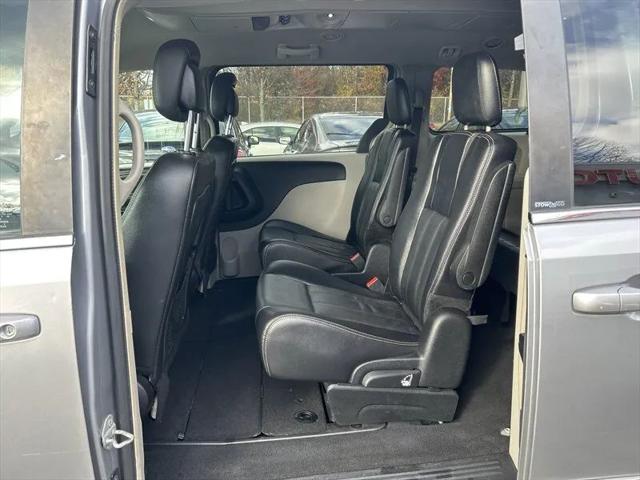2014 Chrysler Town & Country Touring