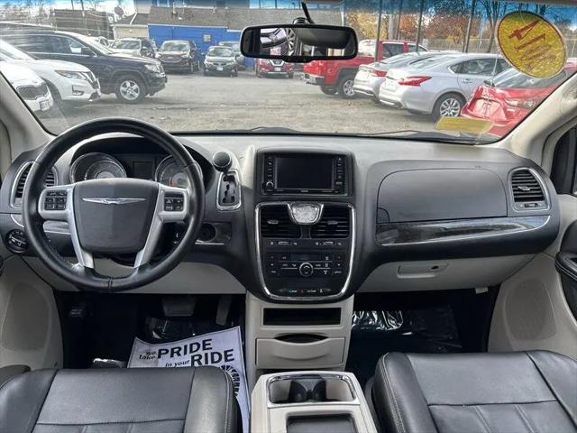 2014 Chrysler Town & Country Touring