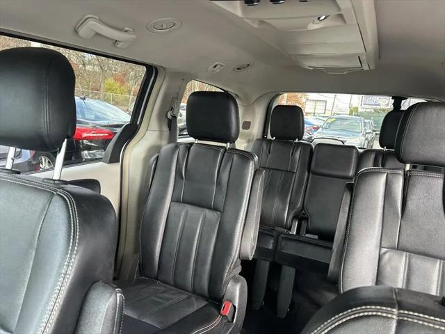 2014 Chrysler Town & Country Touring