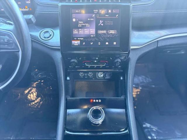 2022 Jeep Grand Cherokee L Laredo 4x4