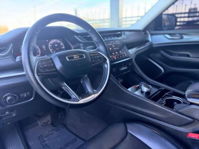 2022 Jeep Grand Cherokee L Laredo 4x4