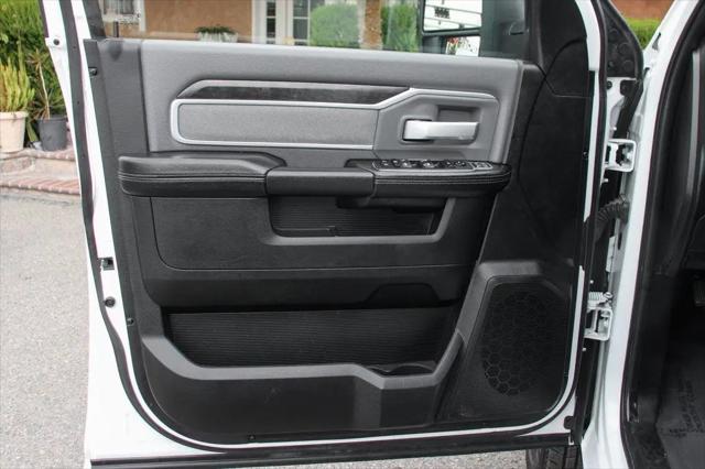 2023 Ram 3500 Big Horn Crew Cab 4x4 8 Box
