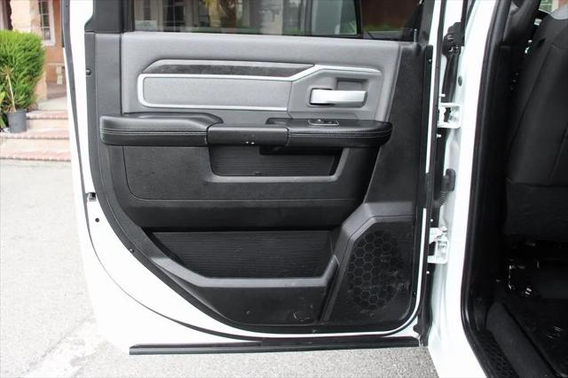 2023 Ram 3500 Big Horn Crew Cab 4x4 8 Box
