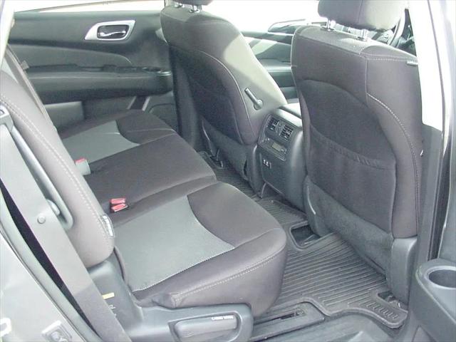2019 Nissan Pathfinder S
