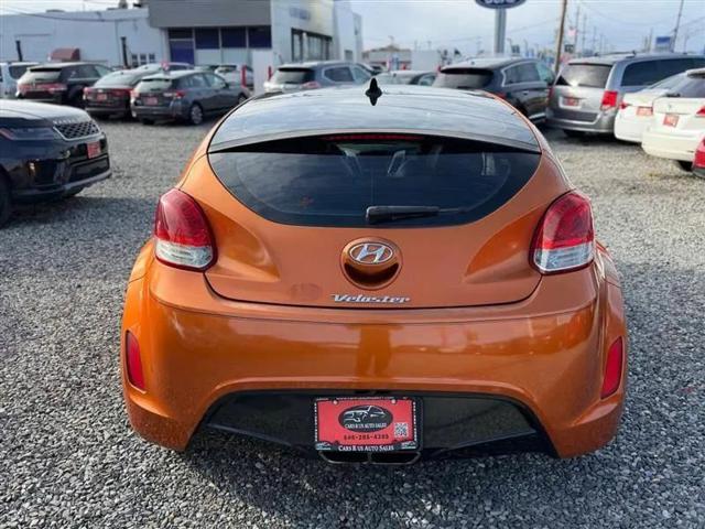 2012 Hyundai Veloster Base w/Black