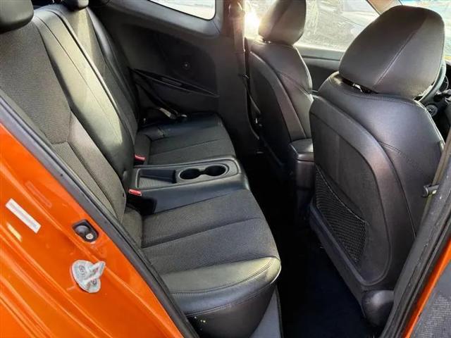 2012 Hyundai Veloster Base w/Black