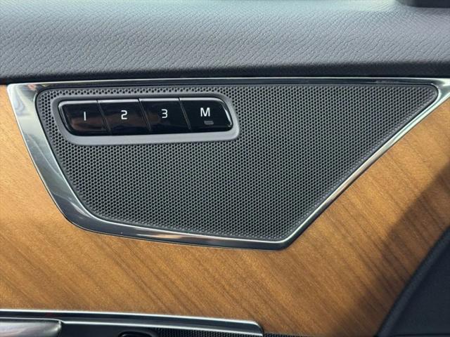 2021 Volvo XC90 Recharge T8 Inscription Expression 6 Passenger