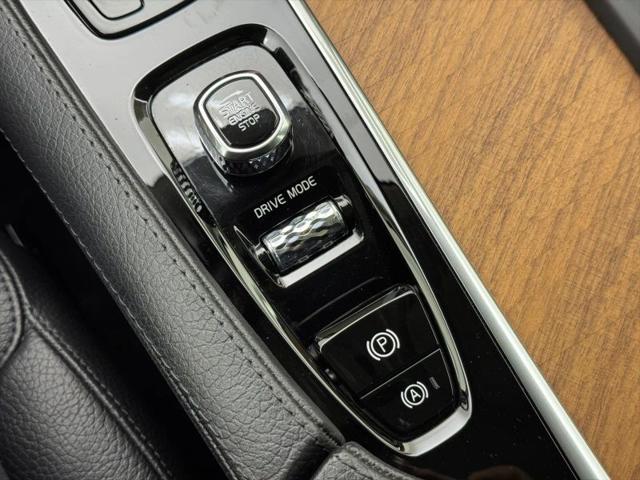 2021 Volvo XC90 Recharge T8 Inscription Expression 6 Passenger
