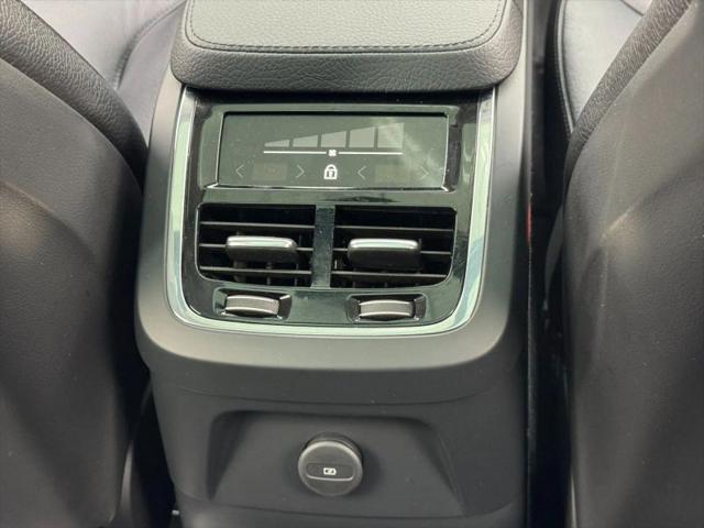 2021 Volvo XC90 Recharge T8 Inscription Expression 6 Passenger