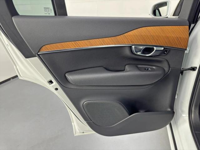 2021 Volvo XC90 Recharge T8 Inscription Expression 6 Passenger