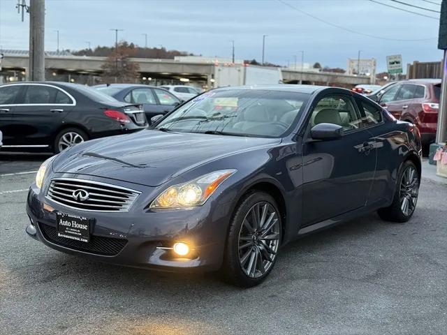 2014 INFINITI Q60 Standard