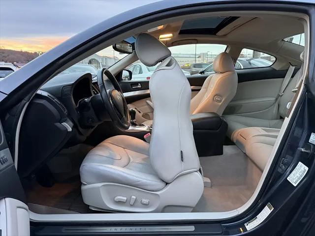 2014 INFINITI Q60 Standard