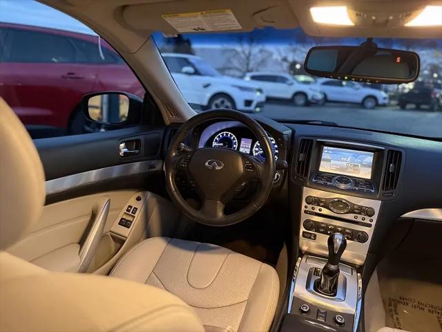 2014 INFINITI Q60 Standard