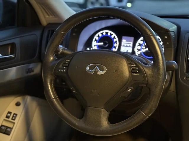 2014 INFINITI Q60 Standard