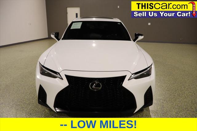 2022 Lexus IS 350 F SPORT photo 2