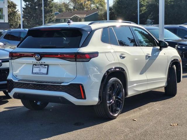2026 Volkswagen Tiguan SE R-Line Black