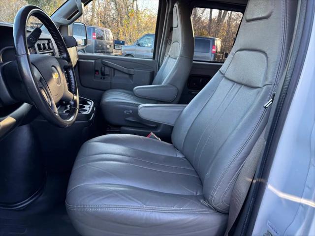 2020 Chevrolet Express Passenger RWD 2500 Regular Wheelbase LS