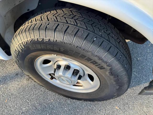 2020 Chevrolet Express Passenger RWD 2500 Regular Wheelbase LS