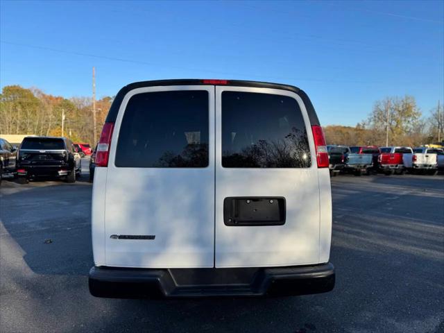 2020 Chevrolet Express Passenger RWD 2500 Regular Wheelbase LS