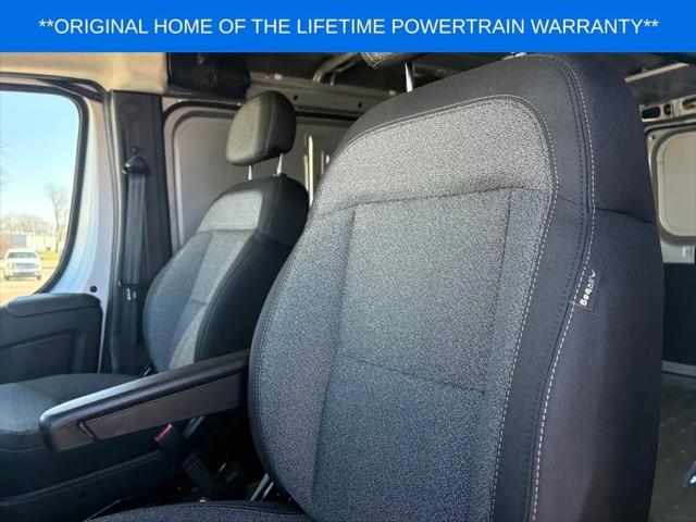 2026 Ram ProMaster Cargo Van Tradesman Low Roof 136" WB w/Pass Seat