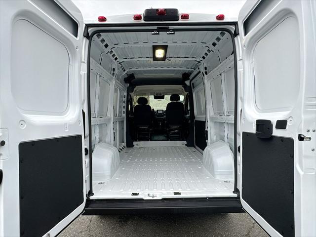 2026 Ram ProMaster Cargo Van SLT