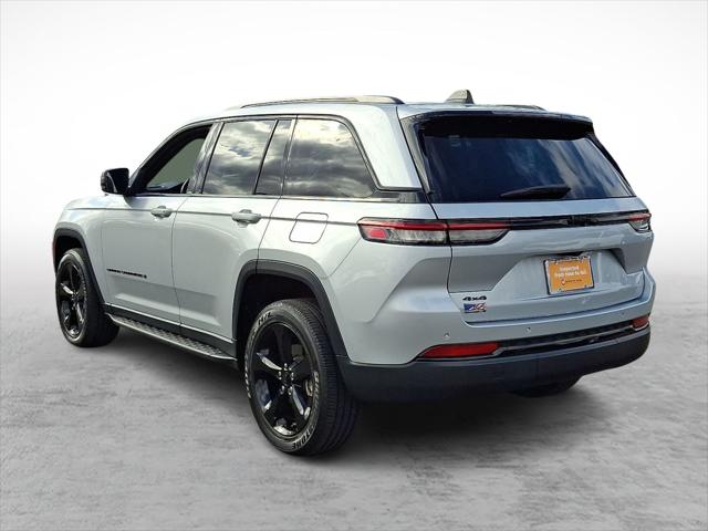 2022 Jeep Grand Cherokee Altitude 4x4 2022 Jeep Grand Cherokee Altitude 4x4