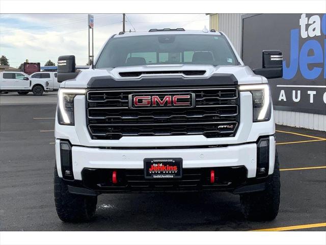 2024 GMC Sierra 2500HD 4WD Crew Cab Standard Bed AT4