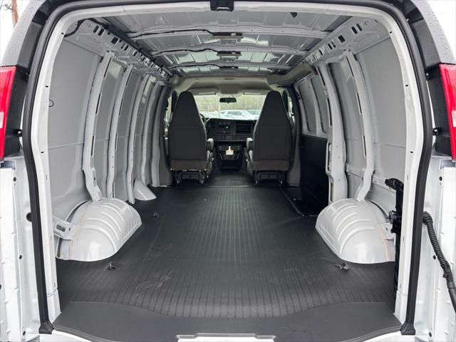 2025 Chevrolet Express Cargo Van RWD 3500 Regular Wheelbase WT