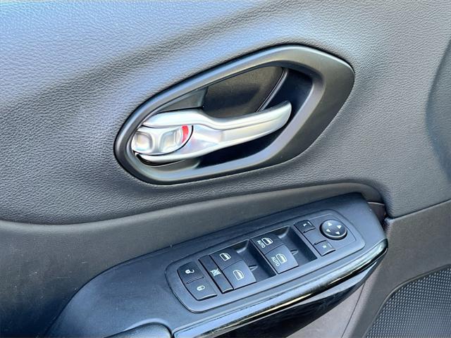2023 Jeep Cherokee Altitude Lux 4x4